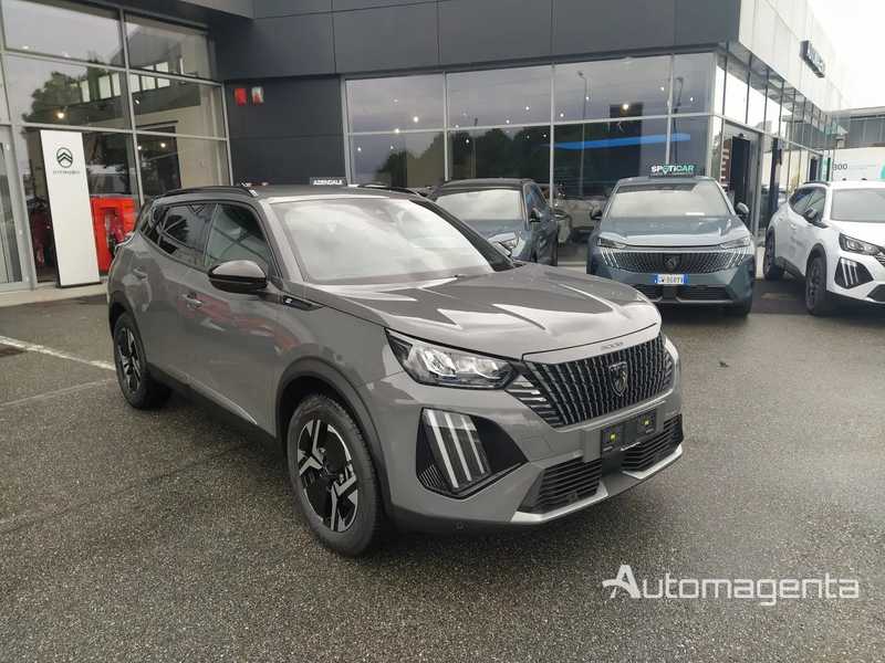 Nuova Peugeot 2008 colore Grigio Selenium. Vista anteriore laterale