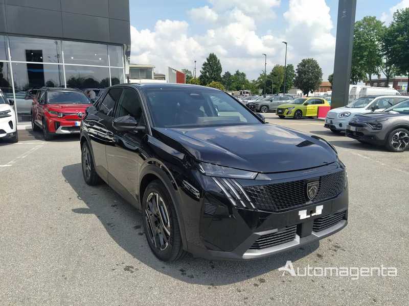 Nuova peugeot 3008 lettrica. Colore nero. Vista anteriore laterale.