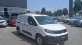 Opel combo cargo km0. Colore bianco. Vista laterale anteriore
