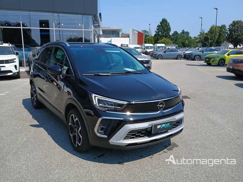 opel crossland aziendale colore neo. Vista laterale