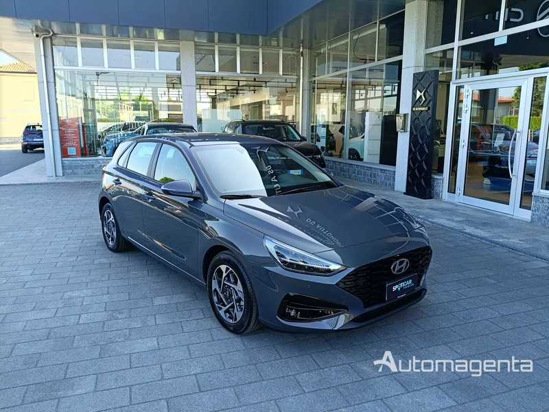 Hyundai I30 usata colore grigio vista laterale