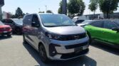Opel vivaro Km0 colore grigio. Vista anteriore laterale